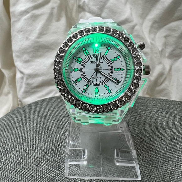 NWOT…GENEVA QUARTZ WATCH, WHITE BAND LED WATCH COLOR CHANGING. AMAZING SPORT. - Picture 3 of 16